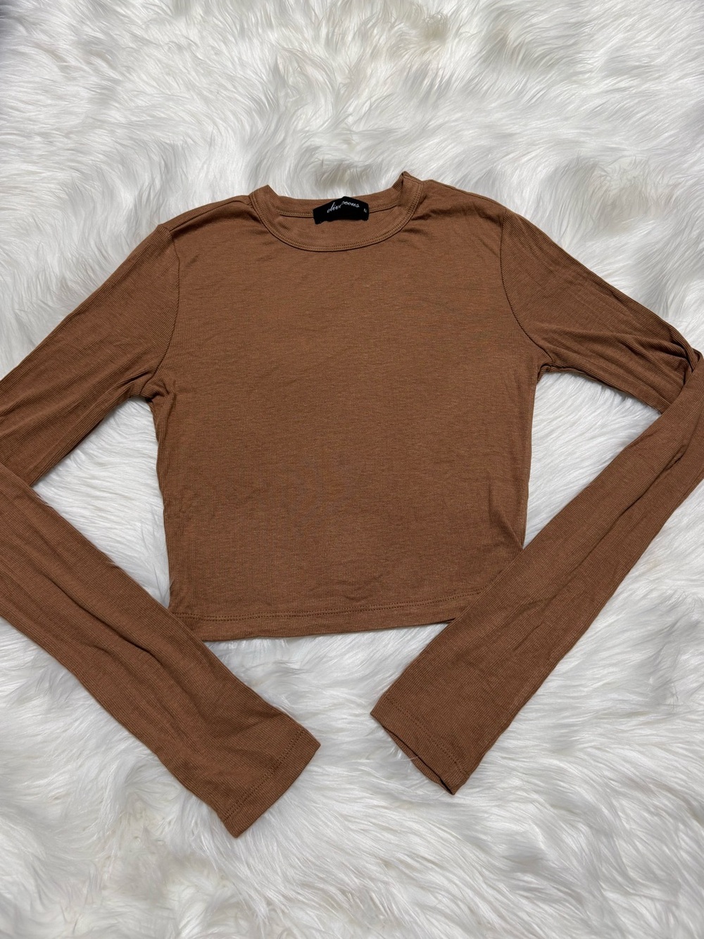 Olivaceous Ribbed Cropped Long Sleeve Top in Caramel Tan Women’s Medium